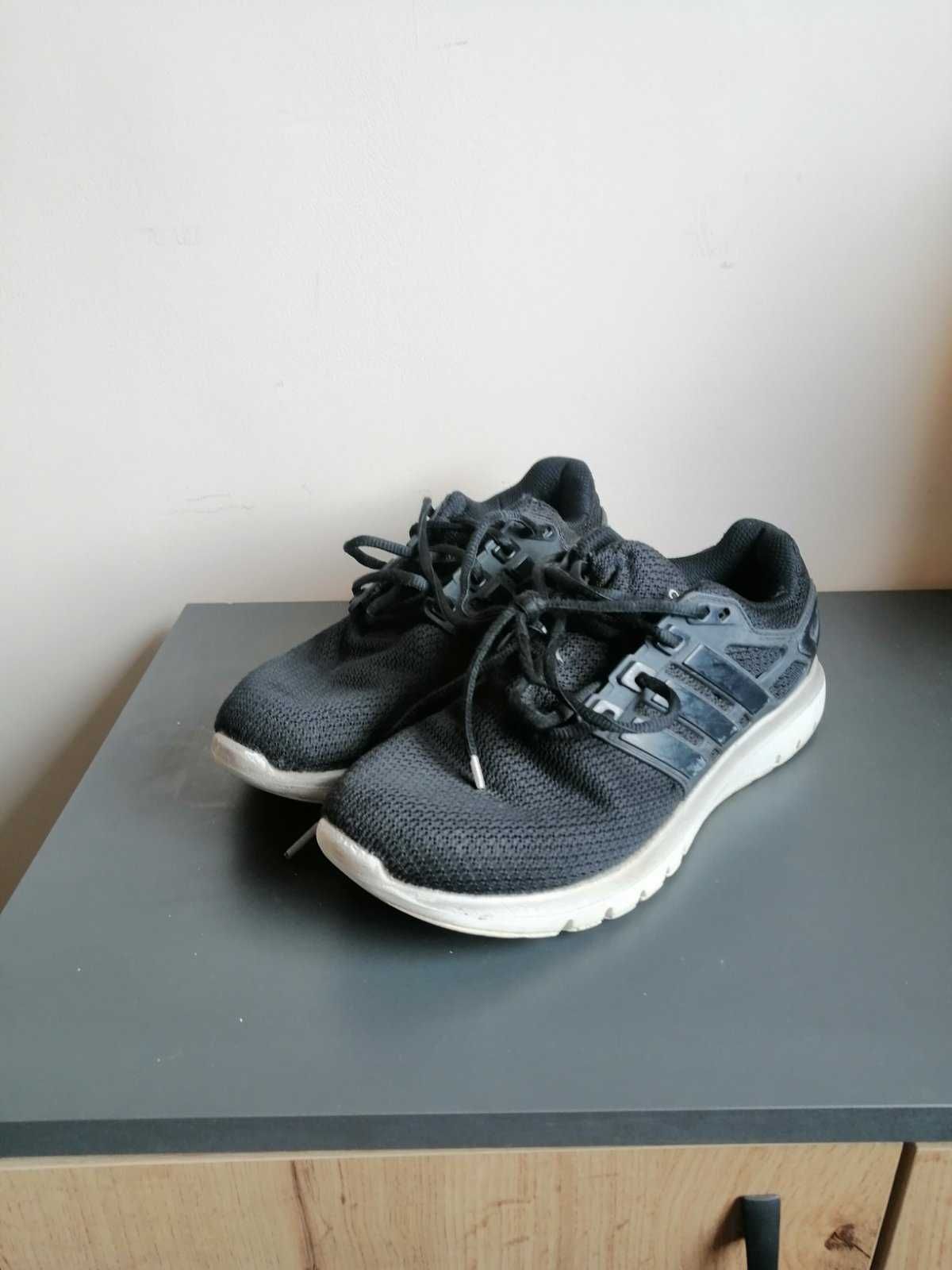 Маратонки adidas 38 39 41