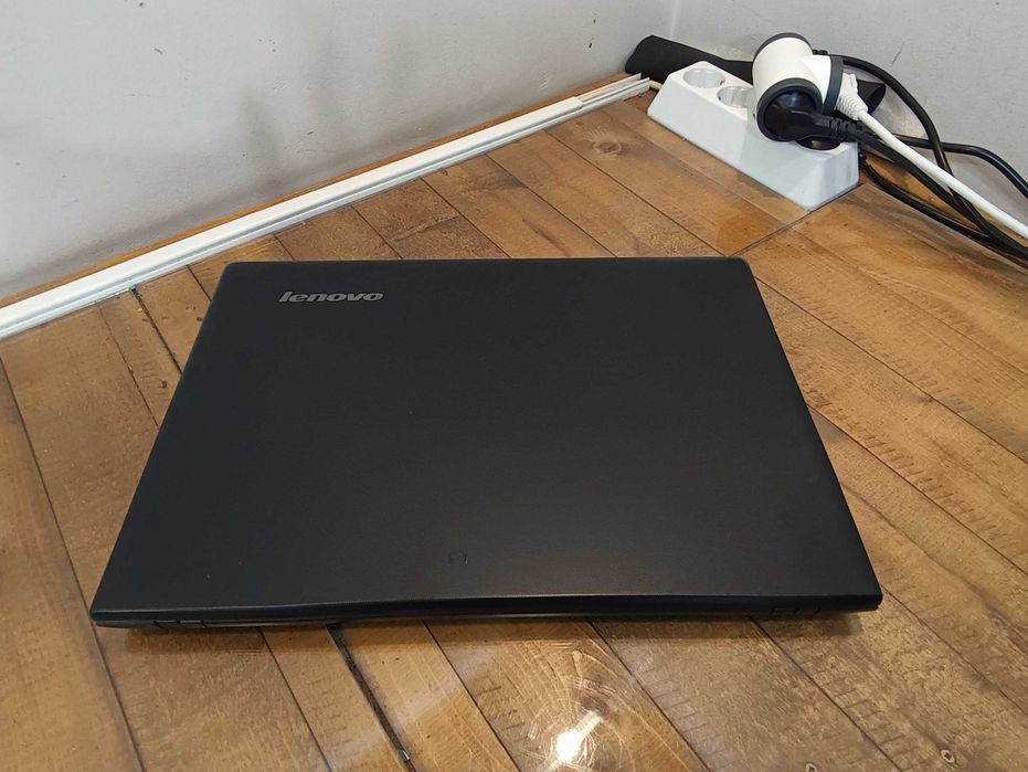 Лаптоп Lenovo IdeaPad 100 - 15IBD i3 5005U / 15,6"