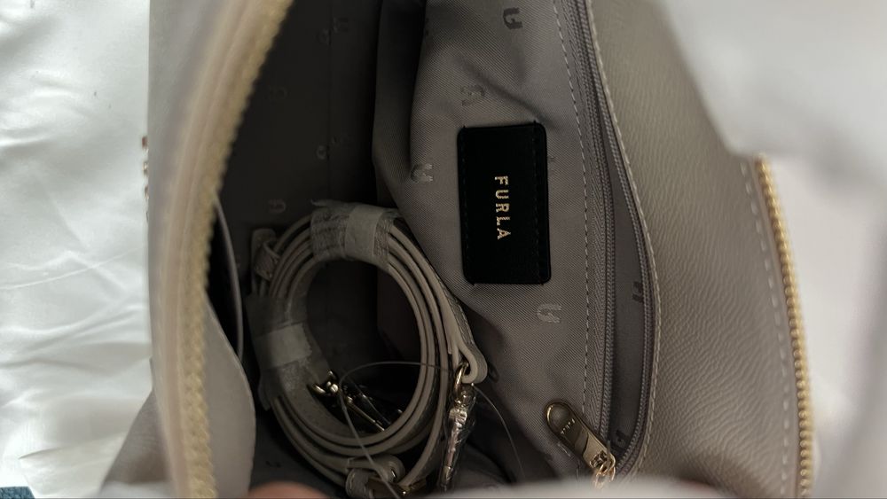 Furla Gardenia Nero.100% оригинал,със сериен номер,етикети,торбичка