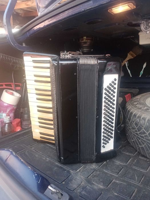 Vând hohner verdi 2