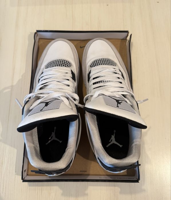 Jordan 4 Military black