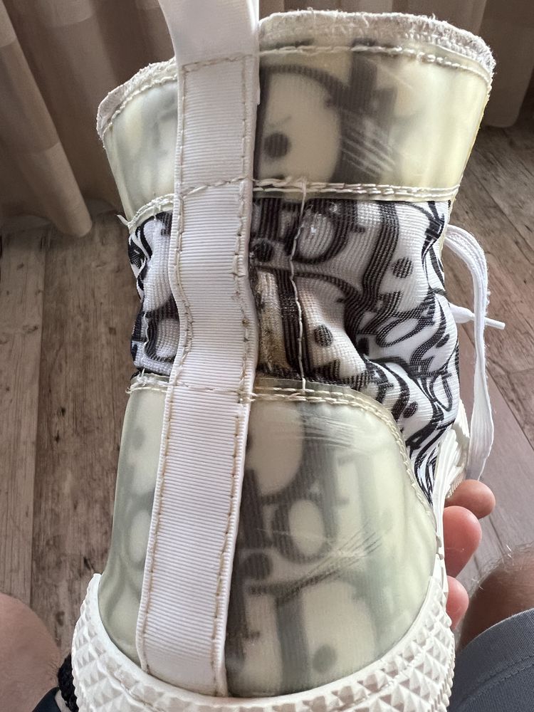 Dior b23.