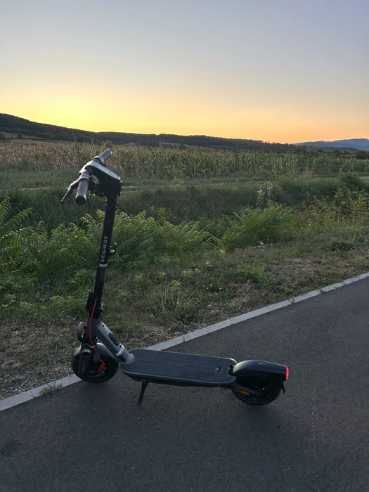 Trotineta electrica NINEBOT eKickscooter F3 E 2025
