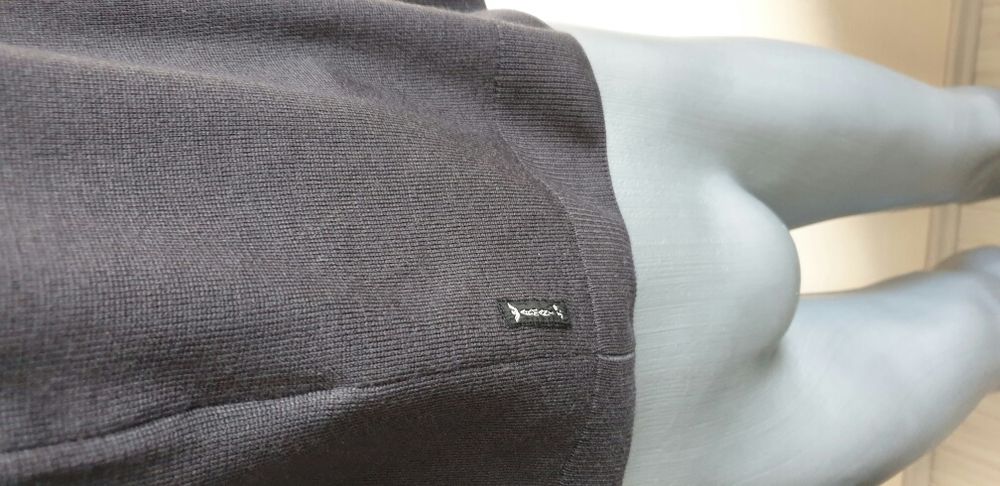 Armani Jeans AJ Wool Mens Size S/M НОВО! ОРИГИНАЛ!