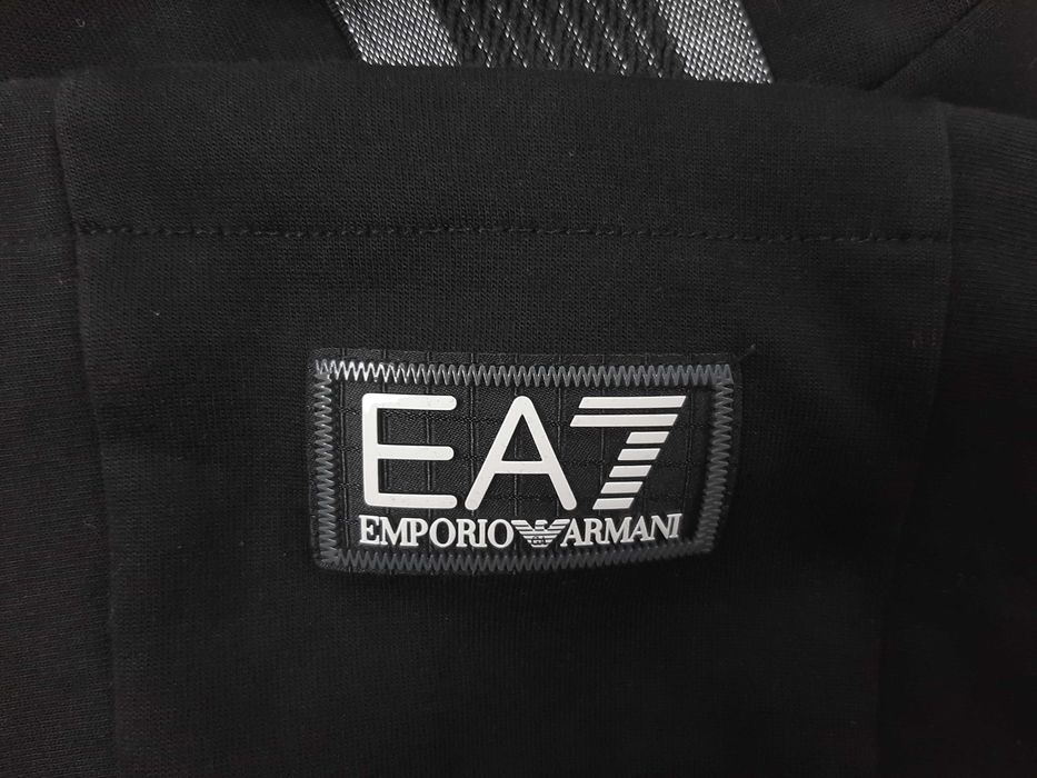 Emporio Armani EA7 - Оригинално мъжко горнище с качулка размер L