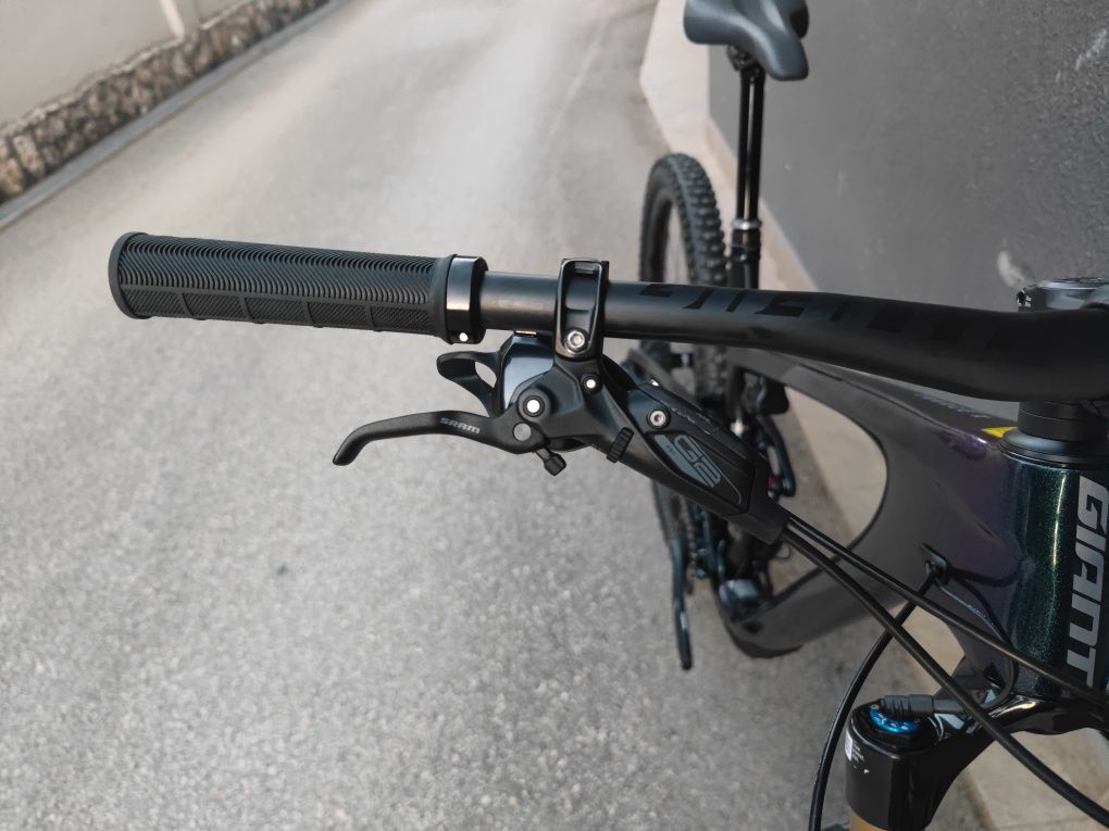 Нов Карбонов Велосипед 29" Giant 1х12 Sram Gx Fox Valve Live Bluetooth