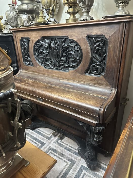 Антикварное пианино для интерьера! Потрясающе красивое! Не рабочее!