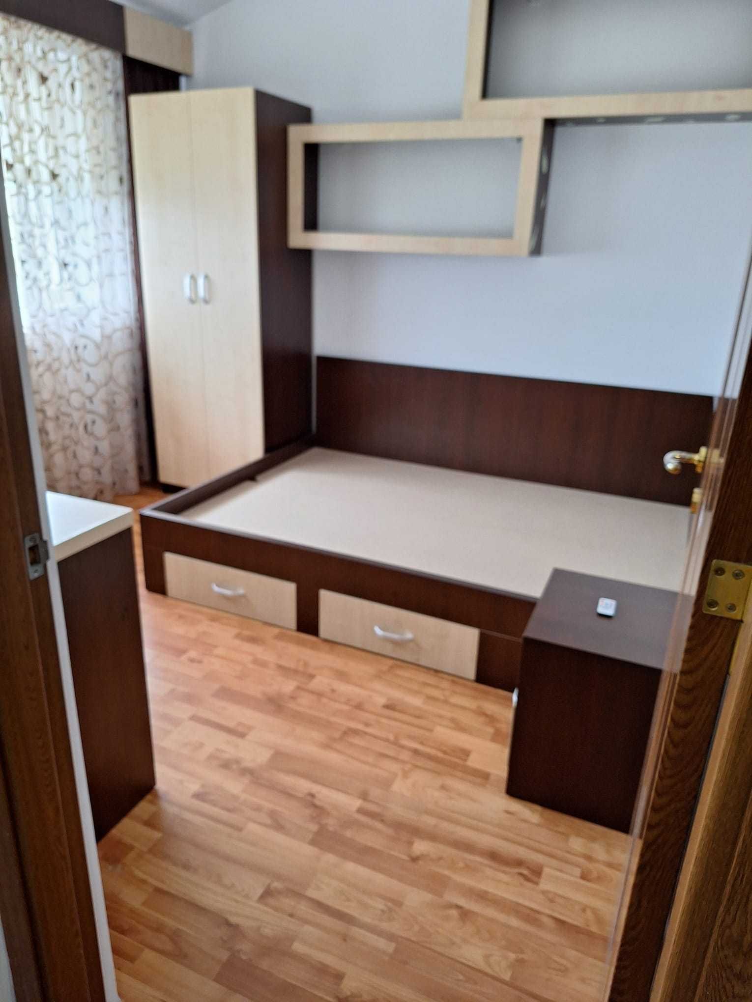 Apartament 2 camere de vanzare, Constanta, zona Eden, mansarda