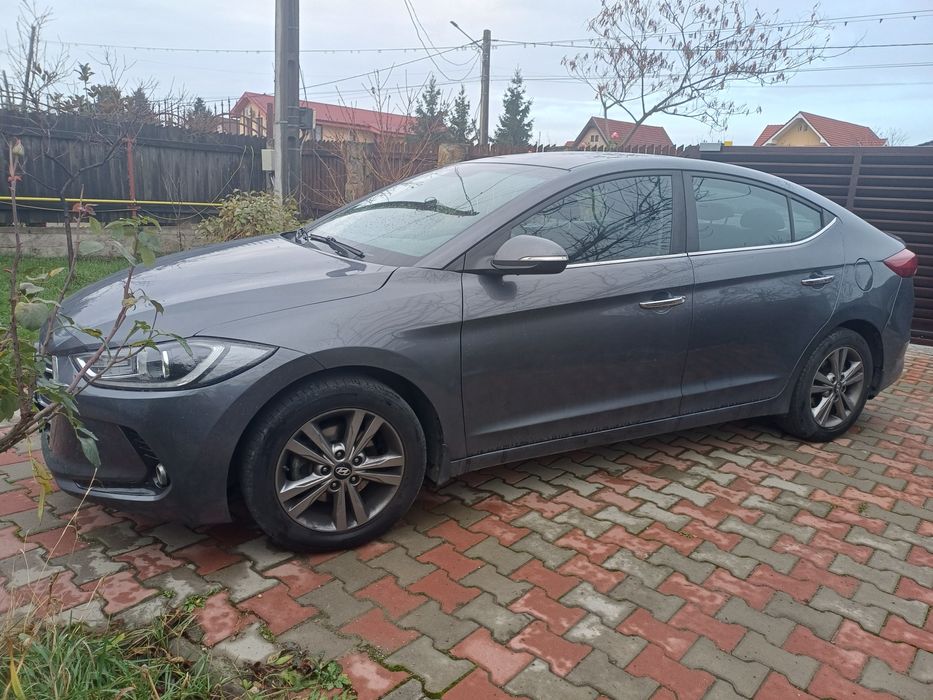 Vand autoturism hyundai elantra din 2018 ,pe benzina, 73500 km.