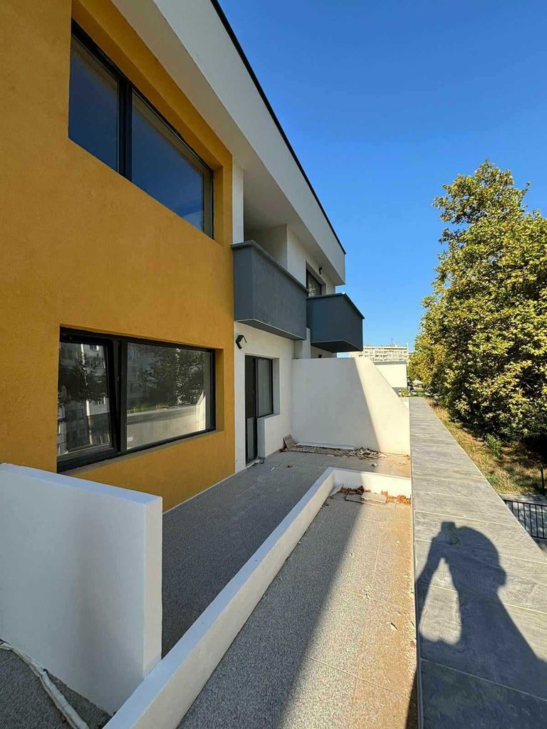 Продава се Двустаен апартамент в Търговище, Запад 2 - 77 кв.м за 1080 €/кв.м - Снимка #8