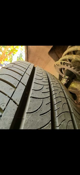 Vand anvelope vara bridgestone goodyear 215 65 r16c 7,5-8mm impecabile