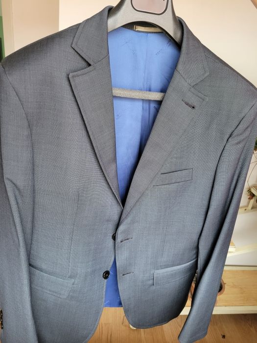 Vand costum bărbătesc.