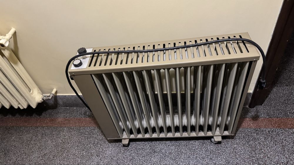 Маслен радиатор за отоление на средни или големи стаи