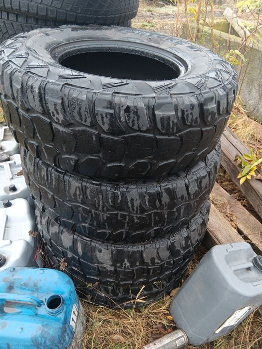 Vând set cauciucuri ofrod