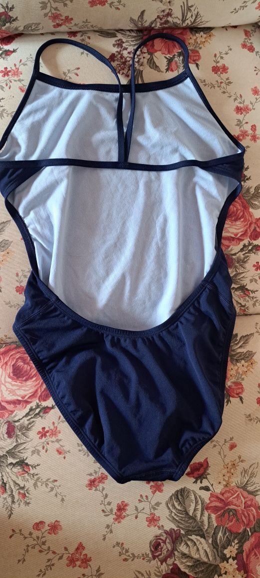 Бански Nike. Цвят - син.