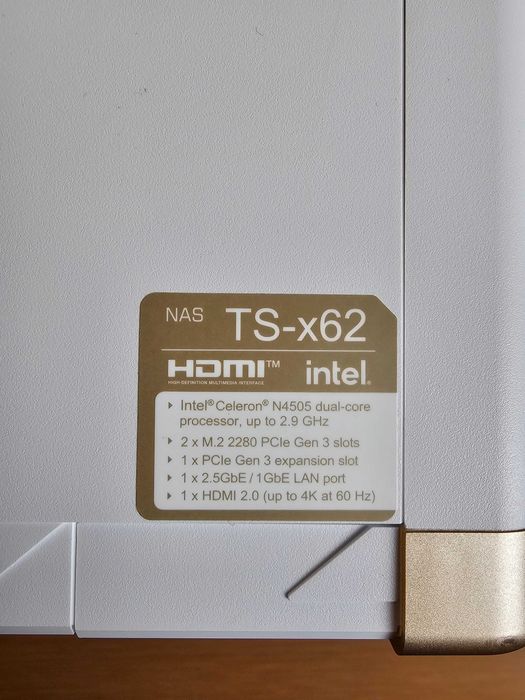 NAS Server QNAP TS-462 8GB + 1TB SSD Nou, Impecabil, Cutie Mega Ofertă