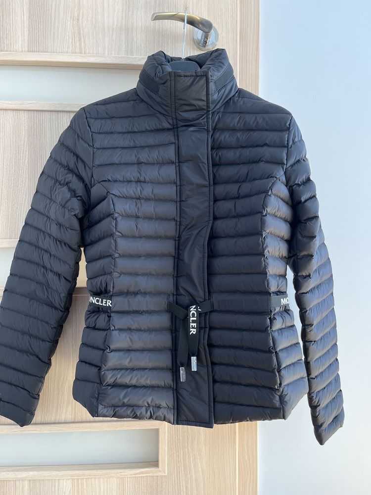 Moncler дамско яке