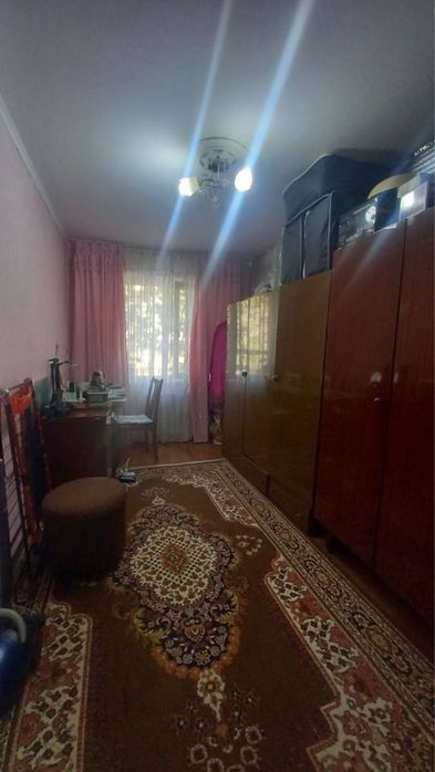 3 xonali. 1 etaj 4 qavatli panelni dom