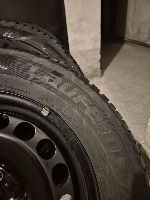 Зимни гуми с метални джанти и тасове