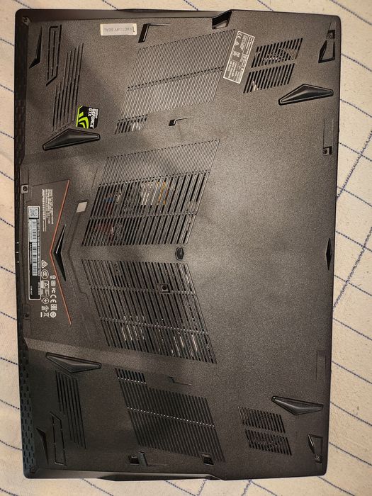 Laptop MSI GE73 Raider RGB 8RE