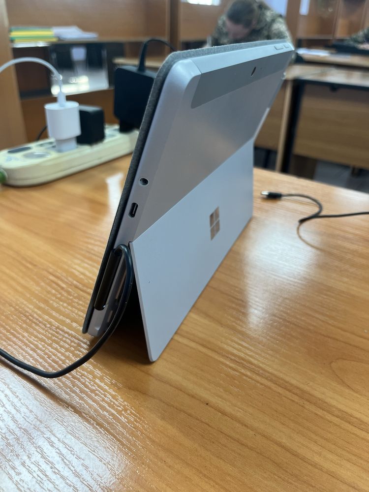 Microsoft Surface GO 8GB RAM 120SSD