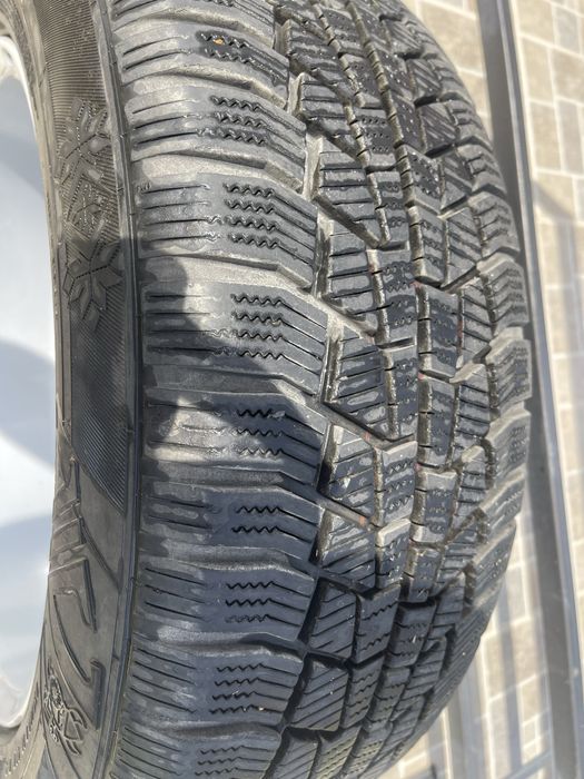 Jante 17 plus anvelope 215/60/17 iarna viking
