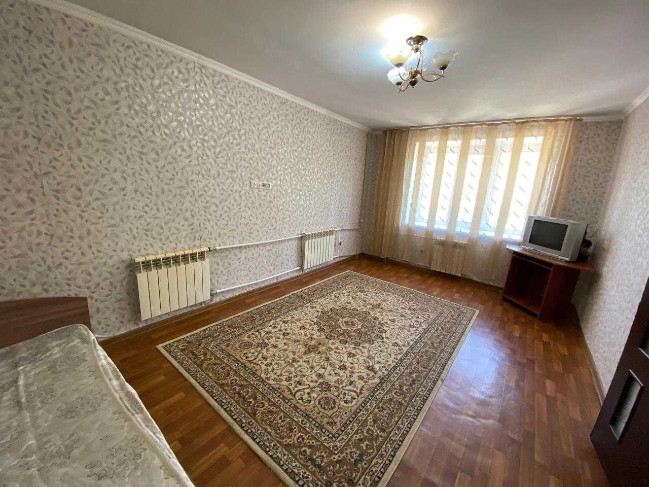 срочно продается 1 к.кв на 8 мкрн!