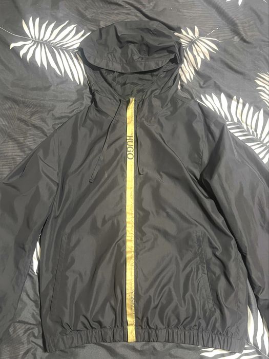 Яке ветровка hugo boss