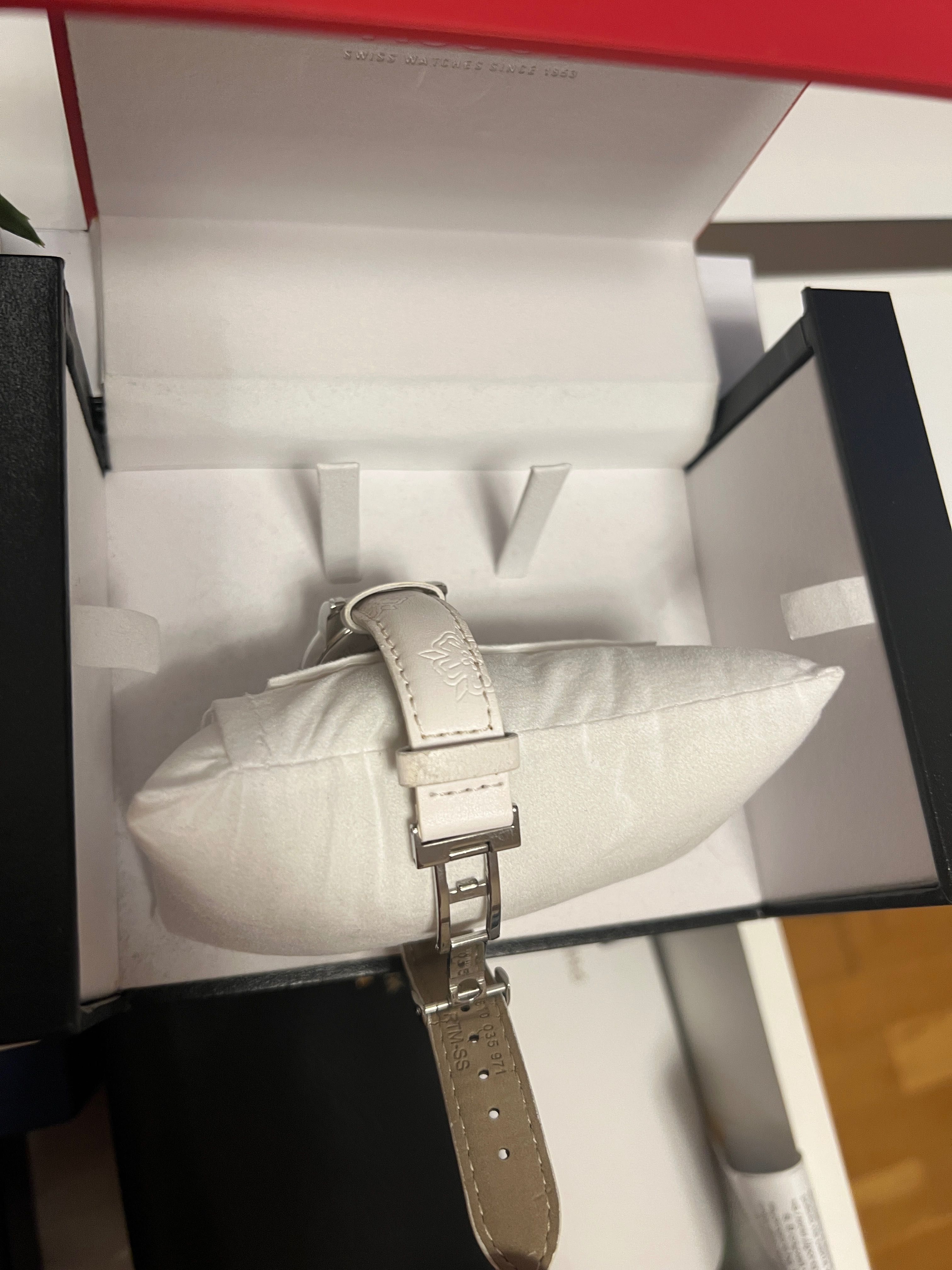 Часовник Tissot - механичен