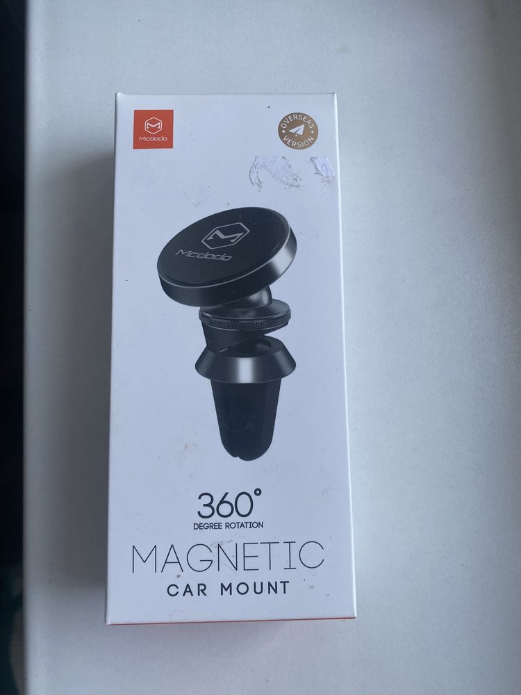 Suport magnetic rotativ pentru telefon