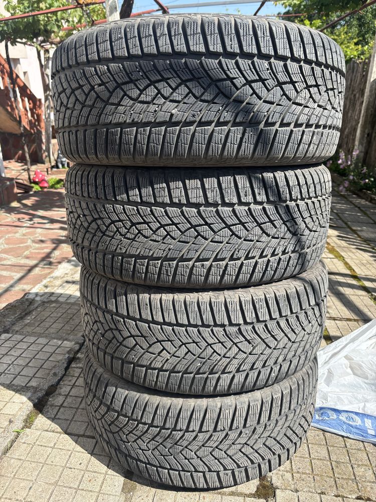 Гуми Googyear  Ultra grip235/45/18