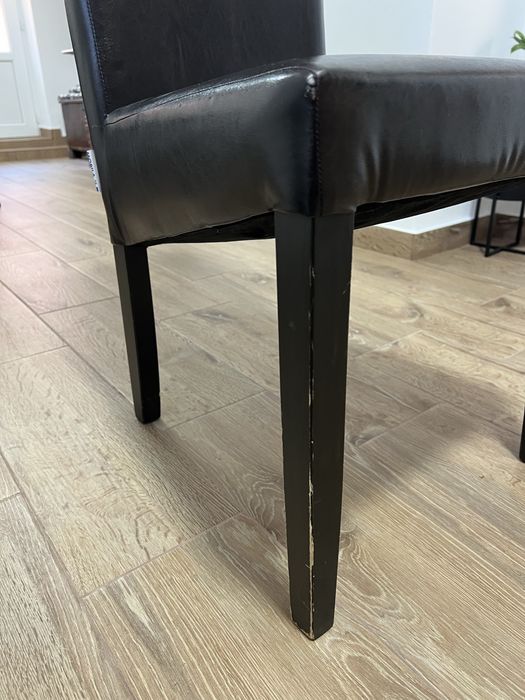 Vand scaune de piele