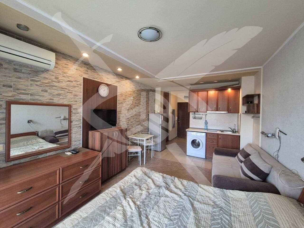 Продава се Едностаен апартамент в Созопол - 42 кв.м за 1667 €/кв.м - Снимка #1
