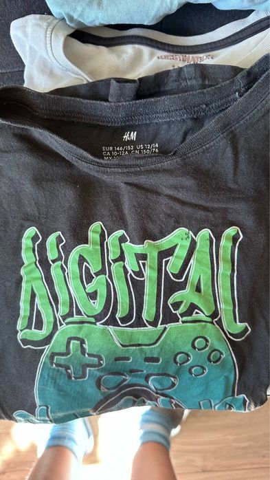 Давам дрехите безплатно.