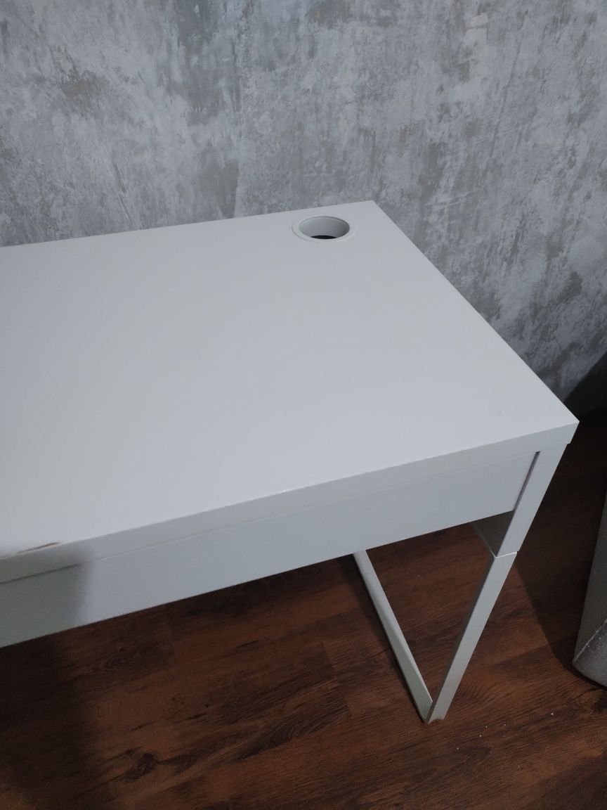 Компютърно бюро Micke IKEA