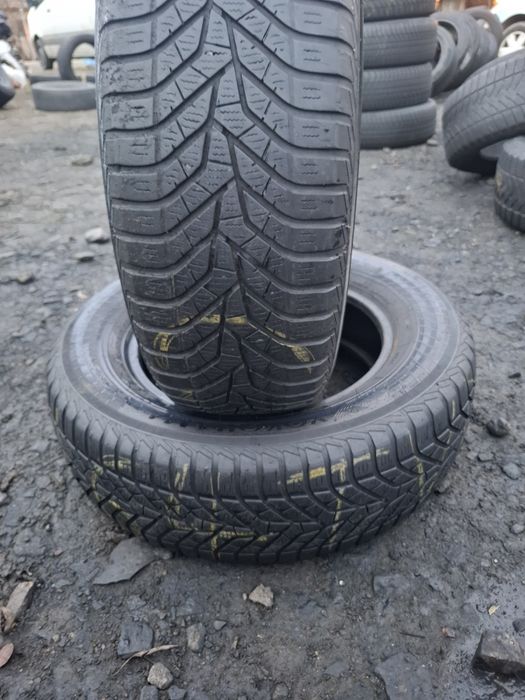 Vand 2 anvelope 215 65 16 yokohama de iarna