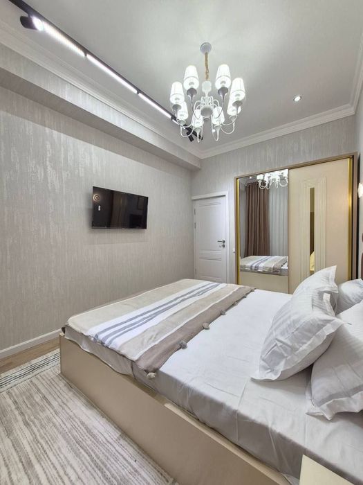 Продам 2 комнатную квартиру в центре.