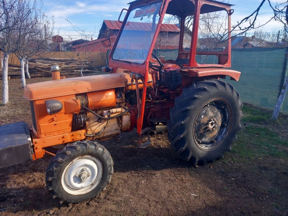 Vand Tractor Renault super 6