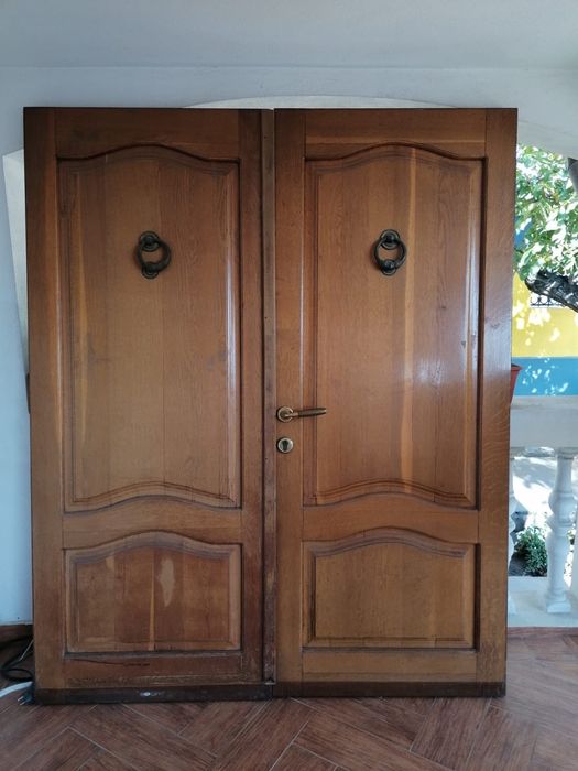 Uși intrare din lemn masiv