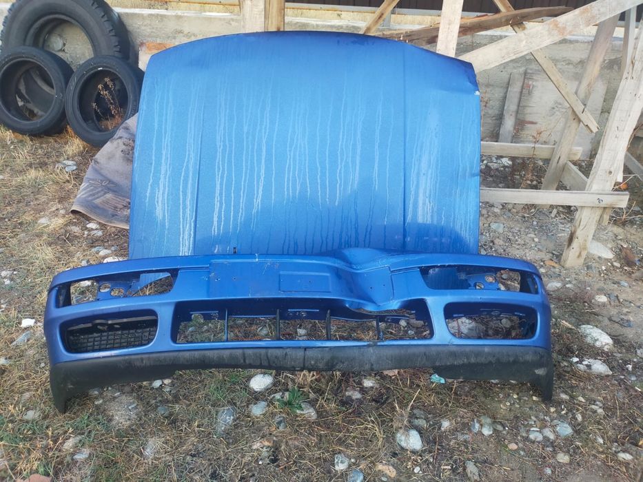 Капот и бампер модель машины  Вента гольф