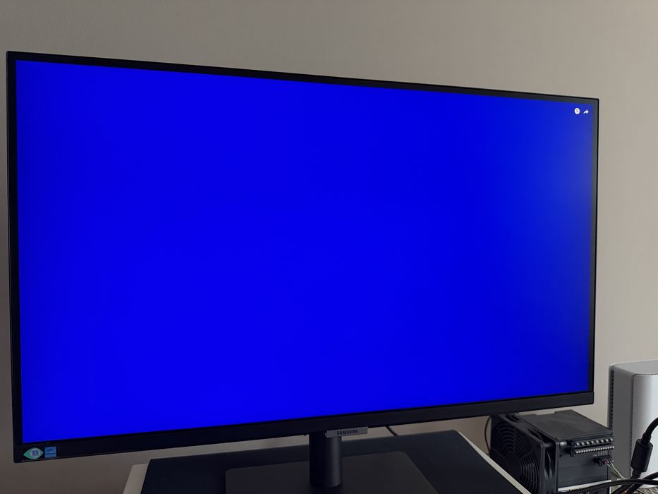 Монитор 4K IPS 27'' Samsung ViewFinityS8 USB-C, LAN, USB3.0 S27B800PXU