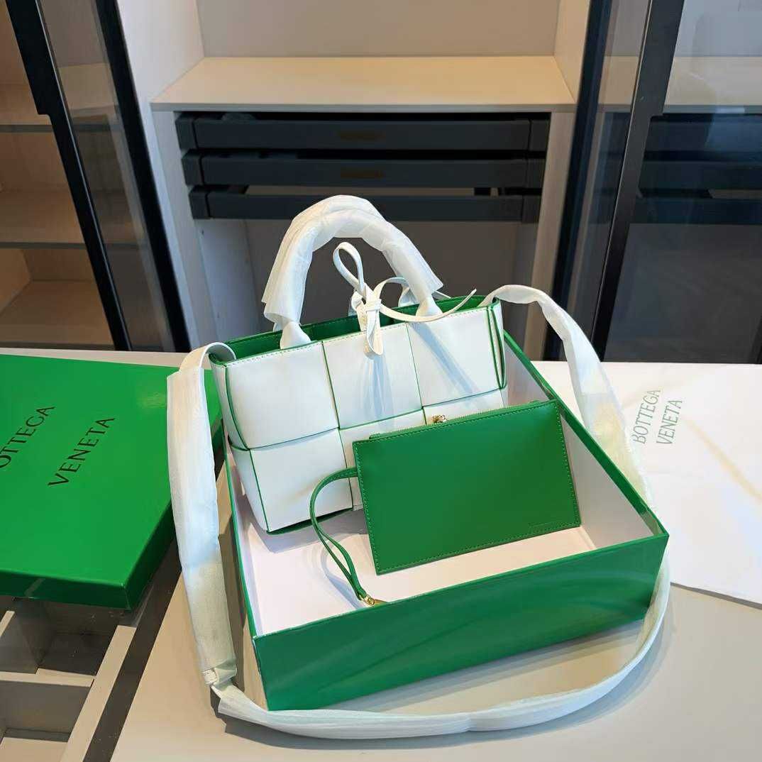 Geanta de mana dama Bottega Veneta 833124