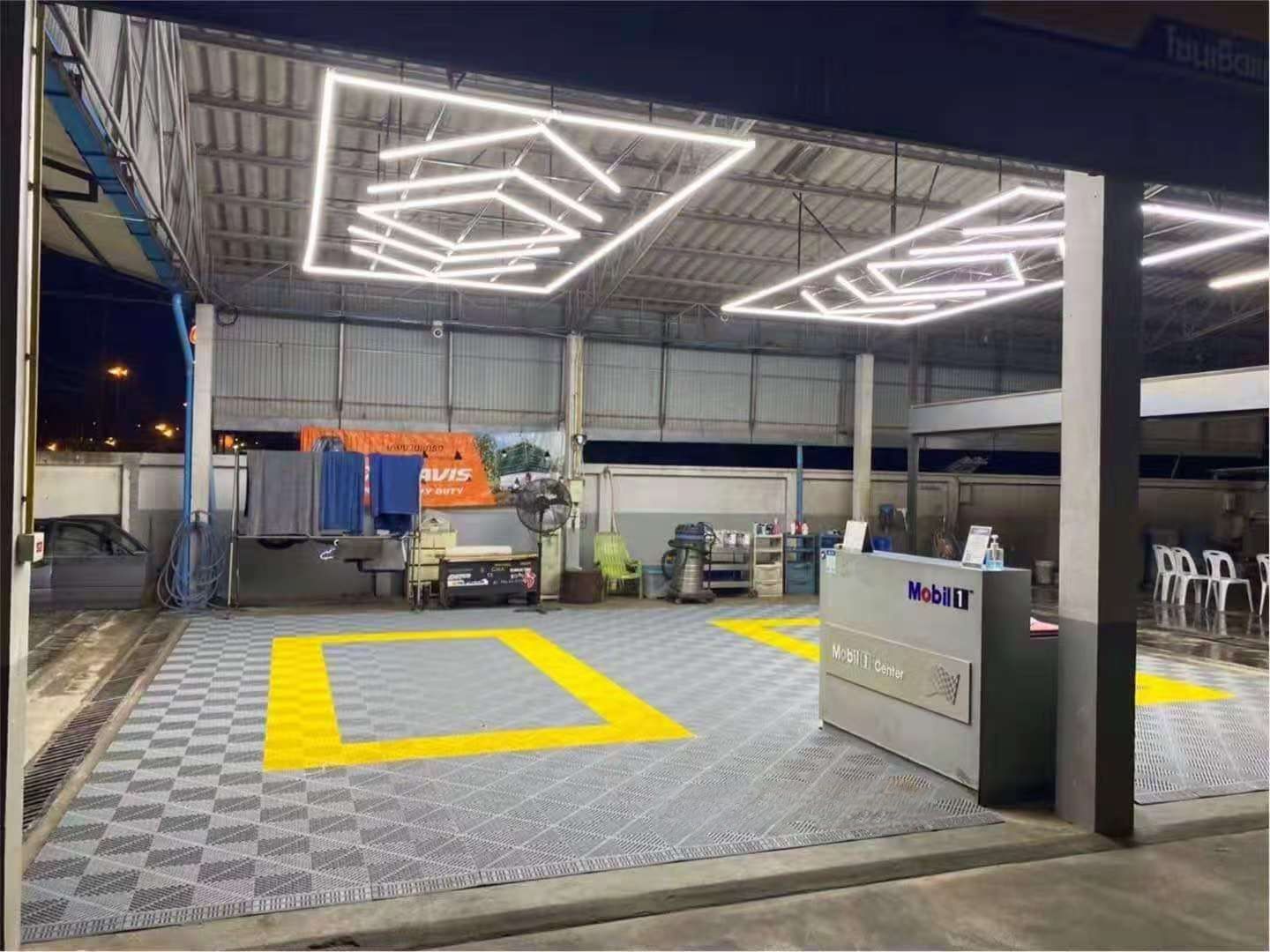Led осветление за гараж работилница детайлинг фризьорски салон