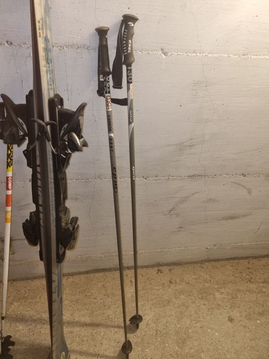 Vand skiuri si bețe