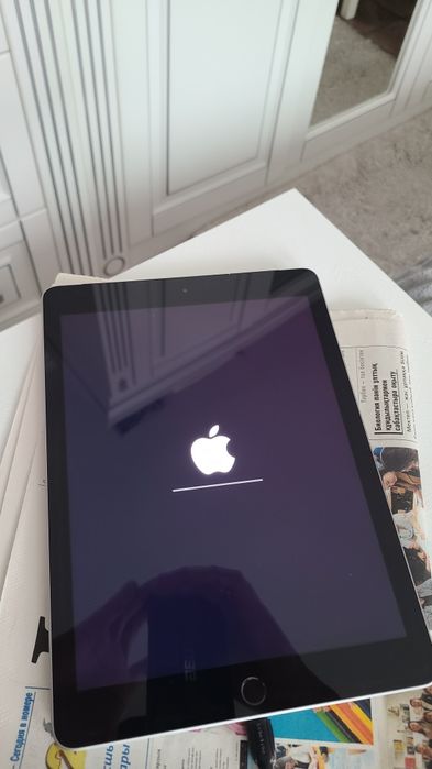 Ipad 2018 г 128 гб с сим картой на запчасти