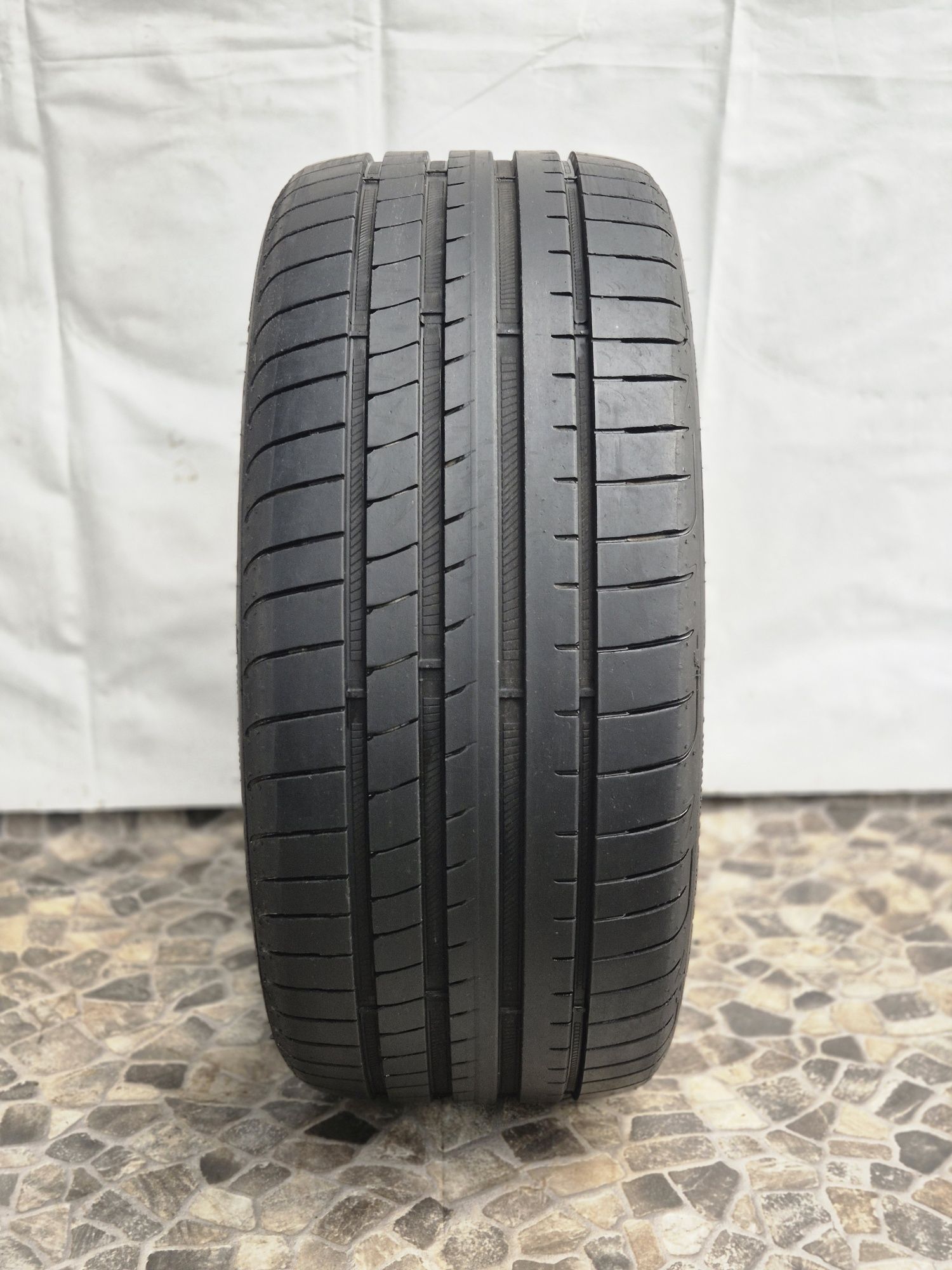 1бр 255 35 19 Goodyear лятна 24г