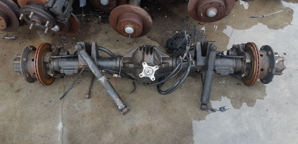 Punte spate Mercedes 516 , 313 , 515, dezmembrari autoutilitare