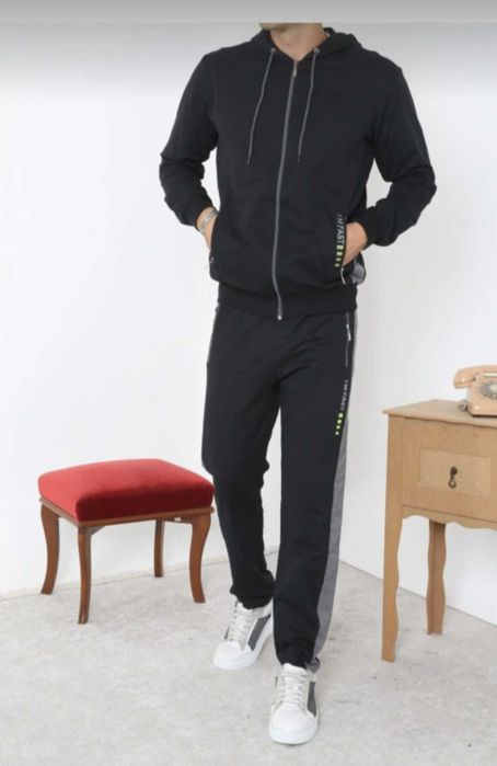 Мъжки комплект с качулка