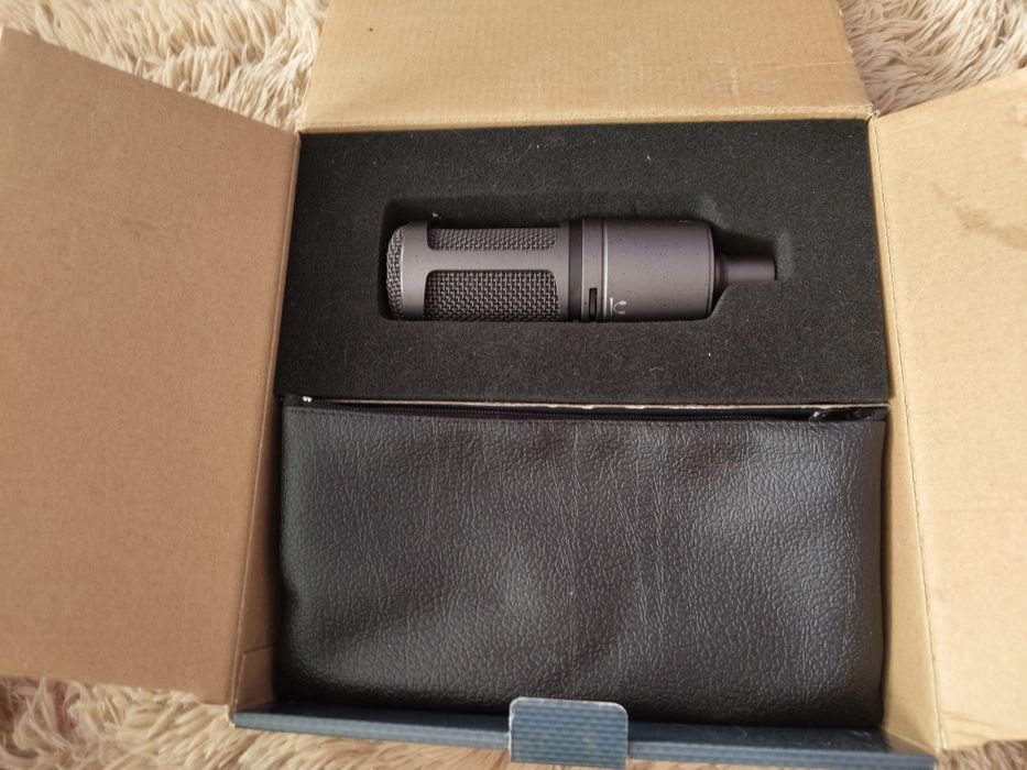 Микрофон для стримов и студии Аudio Technika Technica AT2020+ USB