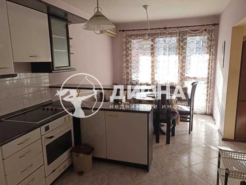 Продава се Тристаен апартамент в Пловдив, Кършияка - 104 кв.м за 1827 €/кв.м - Снимка #2